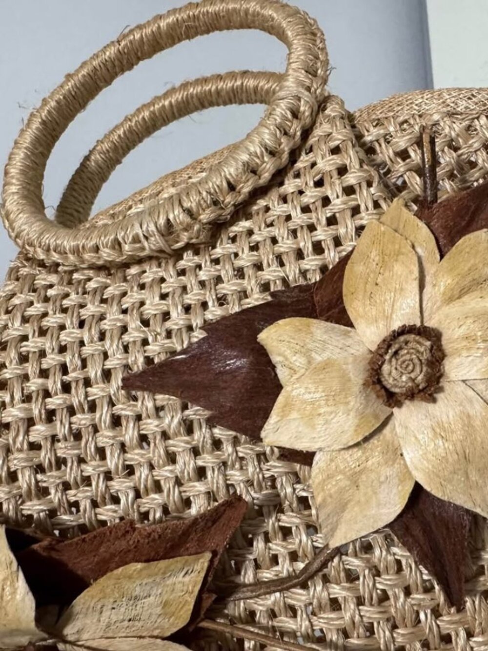 Vintage Hand Woven Flower Handbag Purse - Picture 5 of 10